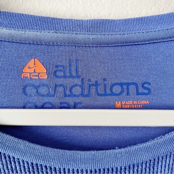 TWO Nike Women’s All Conditions Gear Thermal Printed Long Sleeve Tops Medium - Picture 13 of 15